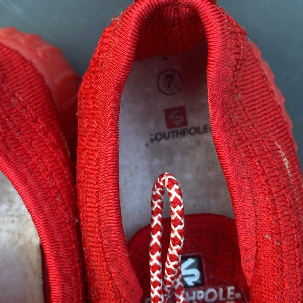 Red SouthPole tennis shoes - Picture 3 of 3